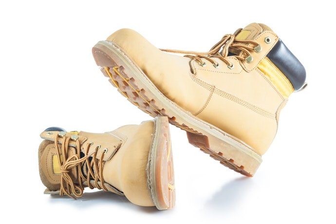 Choose Leather for Heat-Prone Jobs, Rubber for Wet or Chemical Environments