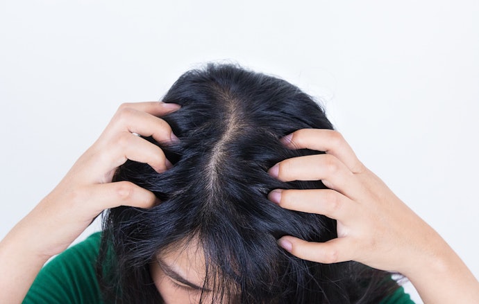 Avoid Alcohol, Synthetic Fragrance, and Strong Dyes That Can Irritate the Scalp
