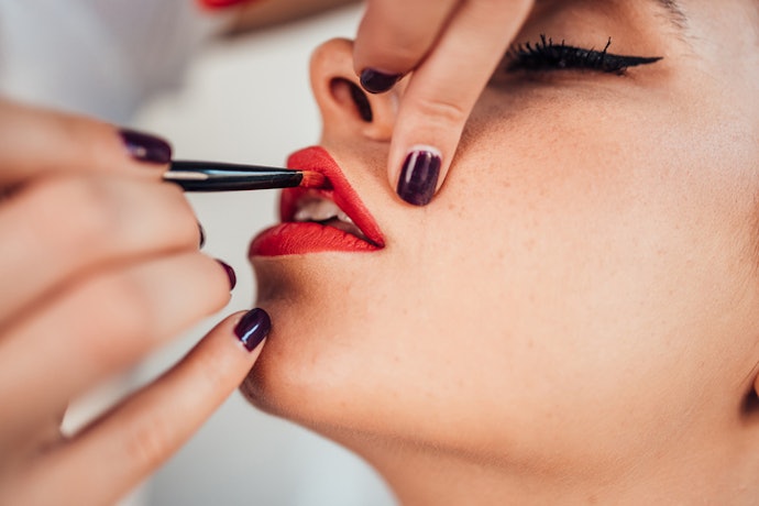 Opt for Disposable Lip Brushes for Hygienic Use in Professional Settings