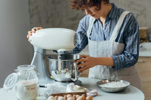 Choose the Right Bowl Size Based on How Many You're Cooking For