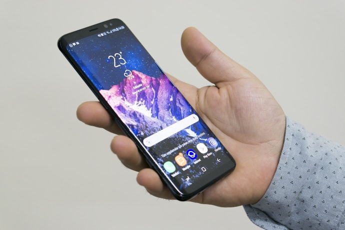 Choose a Phone Grip Based on Load Weight