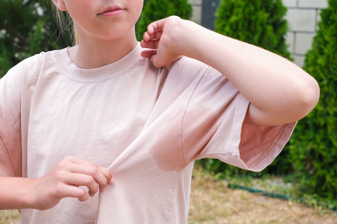 Decide Between Deodorant and Antiperspirant Based on Sweat Level
