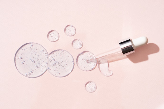 Pick Gels or Watery Formulas That Absorb Quickly and Feel Fresh in Humid Conditions