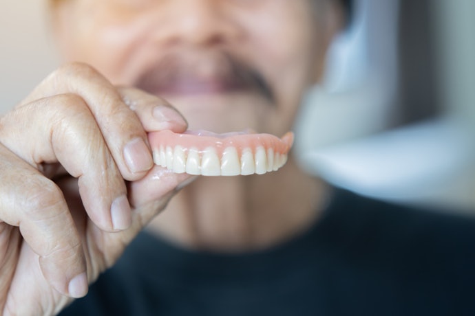 Look for Water-Resistant Denture Adhesives for All-Day Confidence