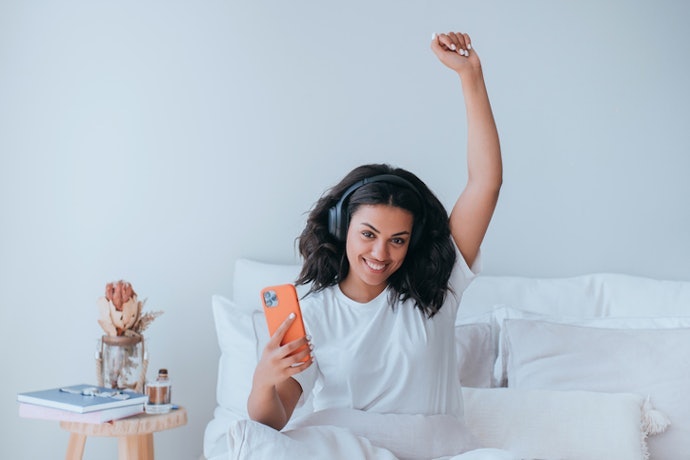 Look for a Battery Life of Around 25 Hours or More