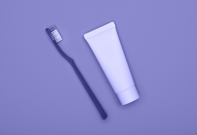 Select Purple-Tinted Toothpastes for Temporary Color Correction