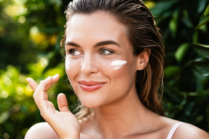 Go for Oil-free, Lightweight Gel or Water-Based Sunscreens That Are Less Likely to Clog Pores