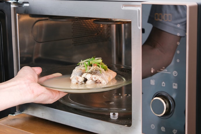 Go for an 800–1,000W Microwave for Most Households