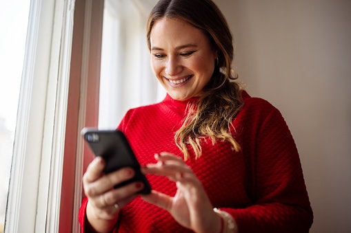 Enjoy New Songs and Library Updates With Wi-Fi Connectivity and Compatibility With Karaoke Apps