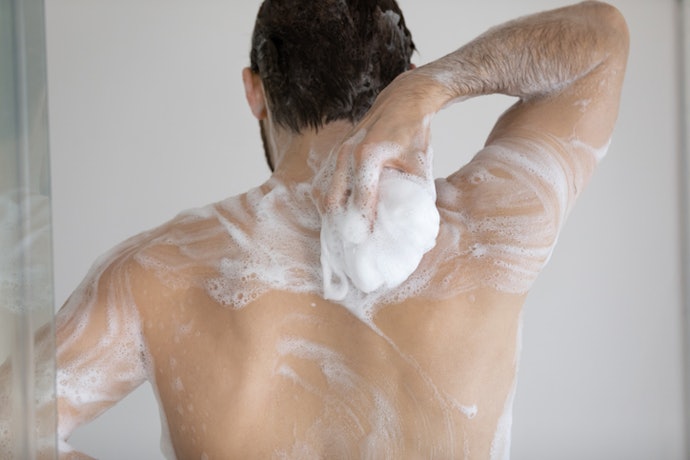 Look for Added Soothing Agents Like Tea Tree Oil and Aloe Vera to Protect Skin Barrier