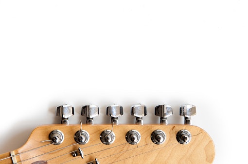 Go for Electric Guitars With Stable Tuning Pegs for Easy Adjustments