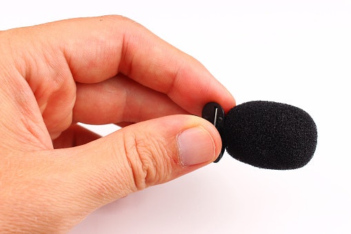 Pick Wireless Clip-On Mics for Easy Attachment and Hands-Free Shooting