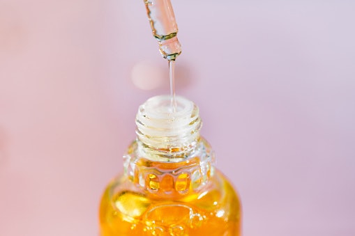 Check If the Serums Contains Comedogenic Ingredients to Avoid Clogging of Pores