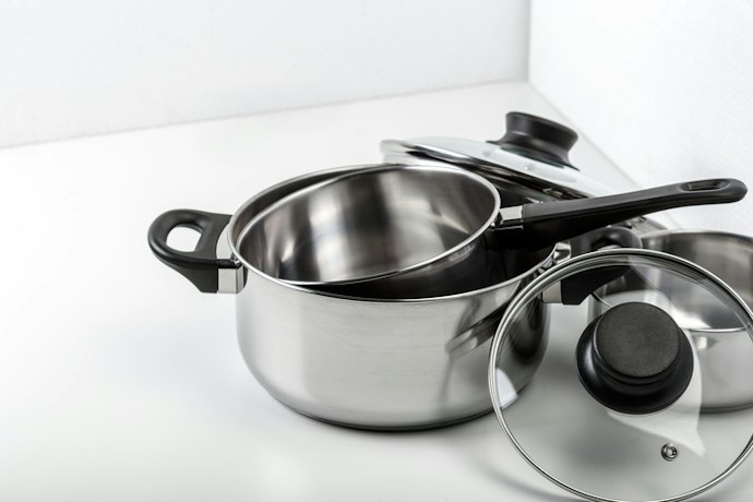 Look for Handles and Lids That Add Practical Value