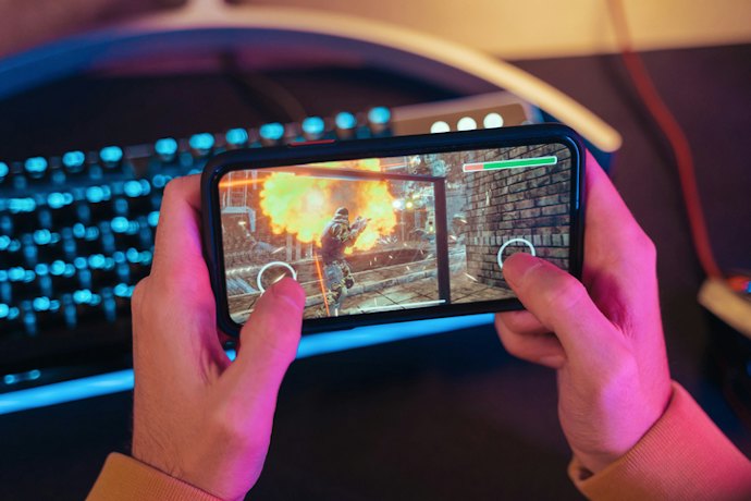 Prioritize Processing Power and RAM: At Least 8 GB for Beginners and 128 GB for Serious Gamers