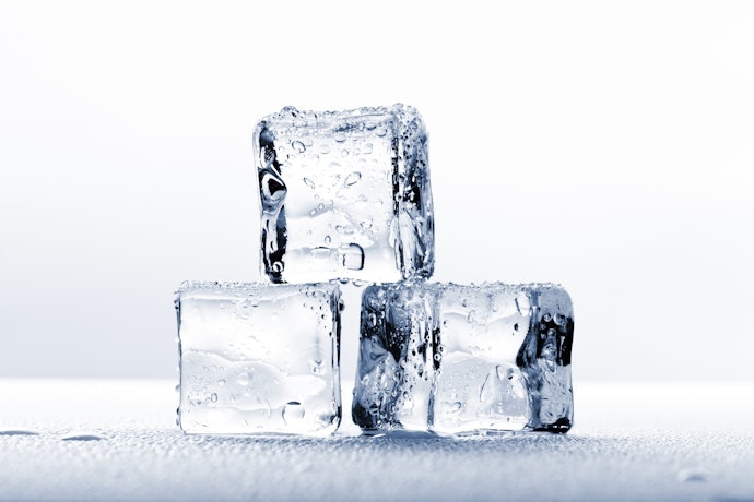 Choose Build Quality That Supports Extended Ice Retention