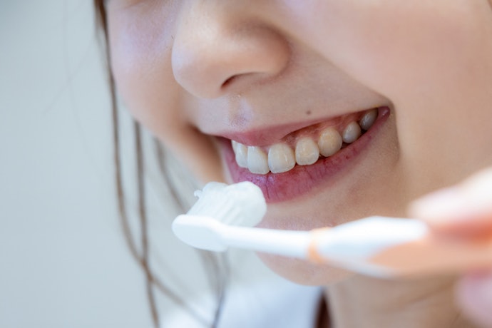 Look for Proven Sensitivity-Relief Ingredients Like Potassium Nitrate or Strontium Chloride