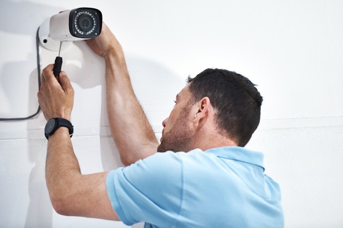 Select Between Wired or Wireless CCTV Cameras