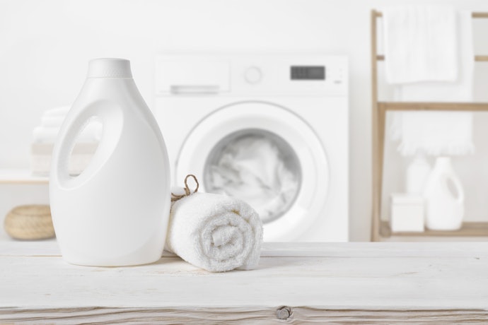 Choose Liquid Detergent for Sensitive Skin and Powder for Tough Stains