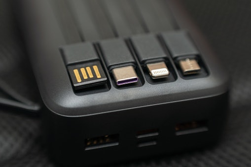 Match the Power Bank Ports to the Devices You Actually Carry