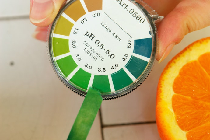 Opt for a Cleanser With a pH Level Between 4.5 and 6.5