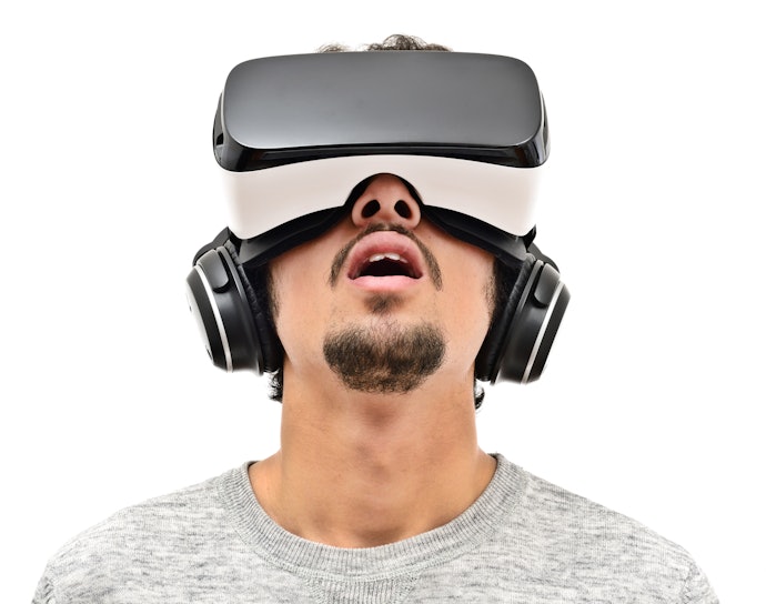 Opt for a Device With Built-In Speakers to Enhance Your VR Experience