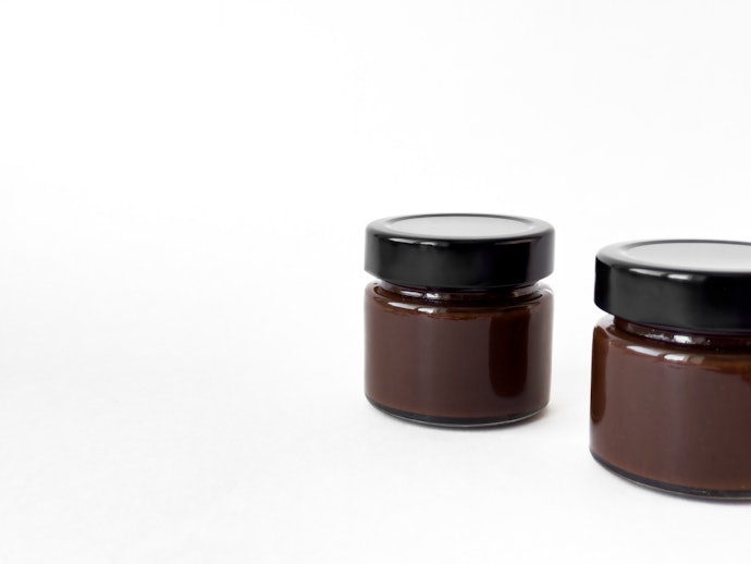 Choose Dark-Colored Jars With Airtight Seals to Preserve the Honey's Quality