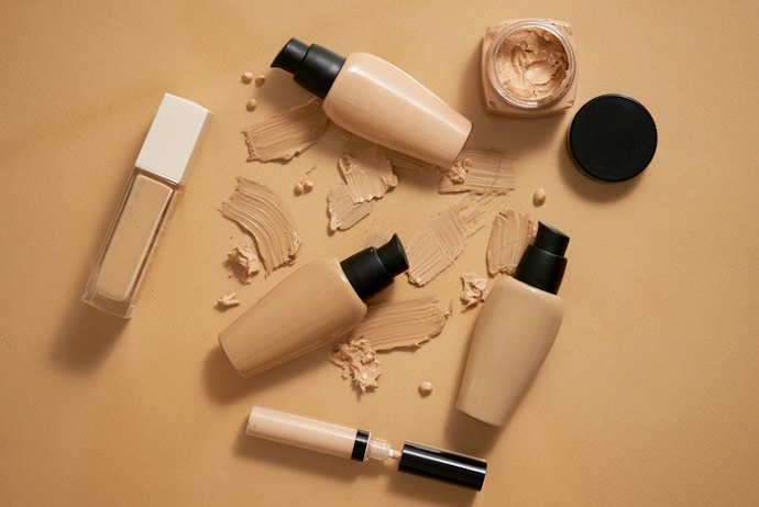 Check for Long-Wearing and Sweat-Resistant Formulas