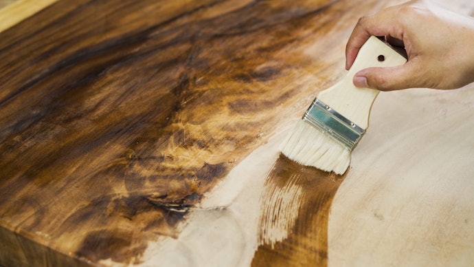 Choose a Color That Looks Good With Your Furniture