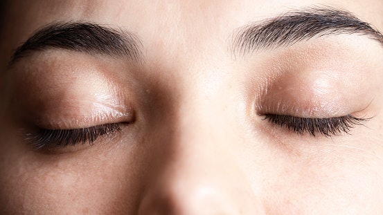 Select Paraben or Alcohol-Free Eyelash Serums to Avoid Irritating Your Eyes