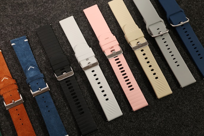 Pick a Device with Customizable Straps and Watch Faces