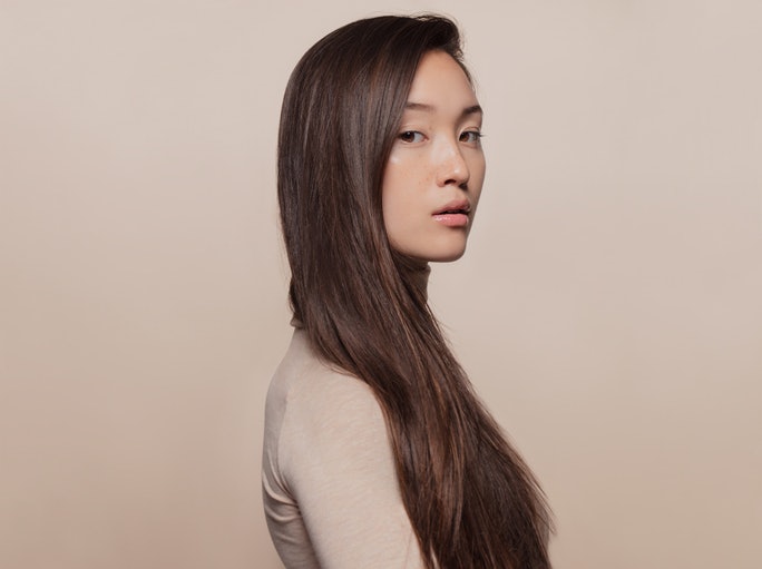 Prioritize Thickening and Strengthening Ingredients Like Biotin, Keratin, and Gugo