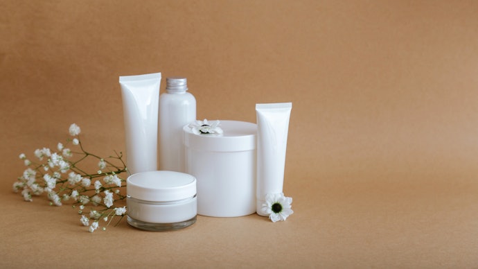 Go for User-Friendly Packaging Like Tubes or Jars for Easy Handling