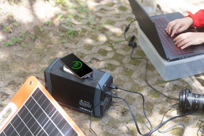 Prioritize Power Banks with Higher Output Wattage for Faster Charging