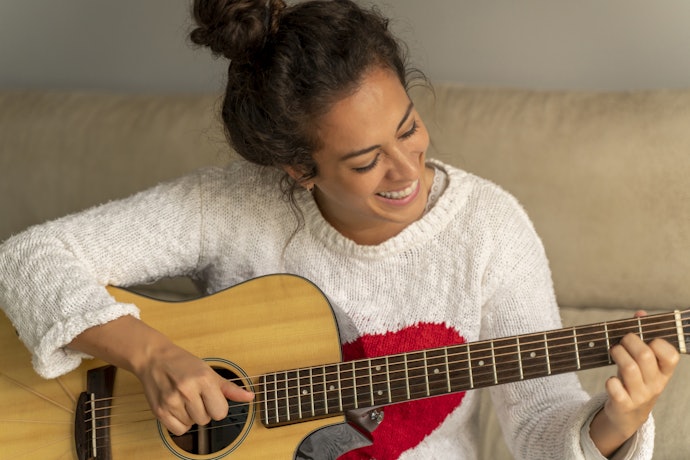 Choose Between Steel or Nylon Strings