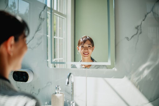 Pick the Right Mirror Size for Your Bathroom