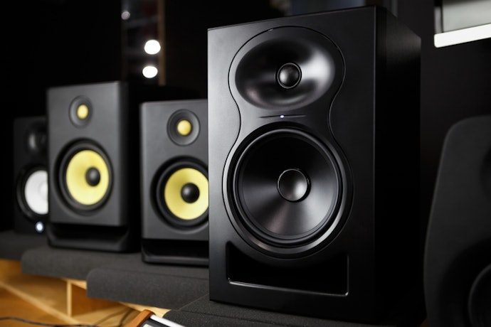 Watch Sound Tests and Check Reviews From Studio Users