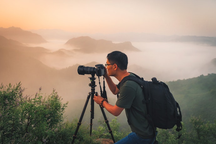 Make Sure the Tripod Can Carry the Weight of Your Camera
