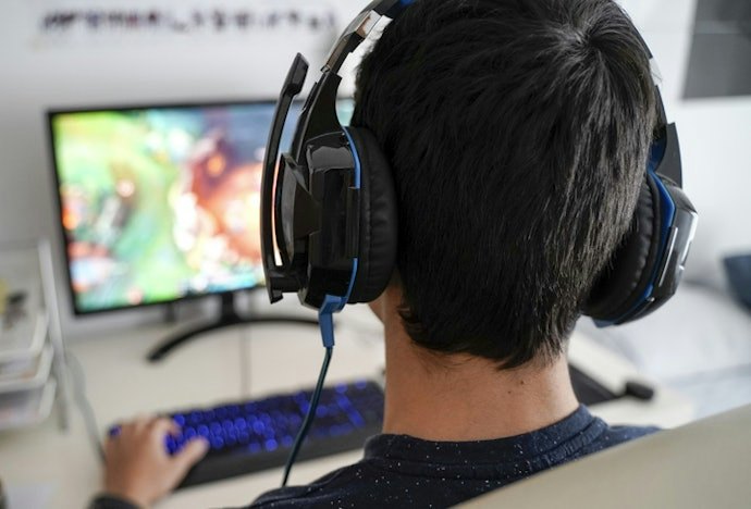 Consider Wired Headphones for Uninterrupted Listening Sessions