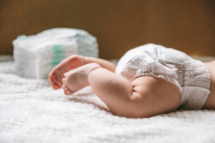 Decide Between Disposable and Cloth Diapers