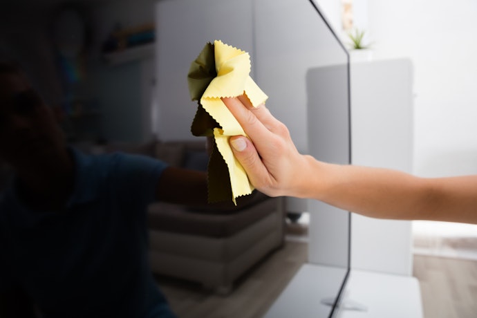 Look for a Non-Abrasive, Streak-Free Cleaning Experience