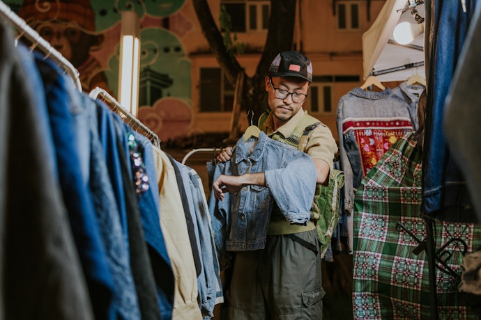 Go for Items That Reflect His Personal Style or Image