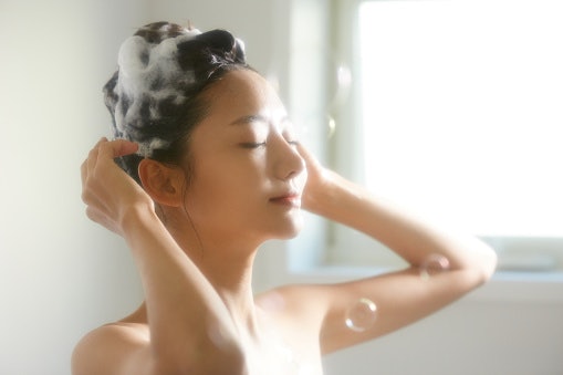Consider Shampoos With Micro-Foam or Dense Foam Technology for Better Scalp Penetration