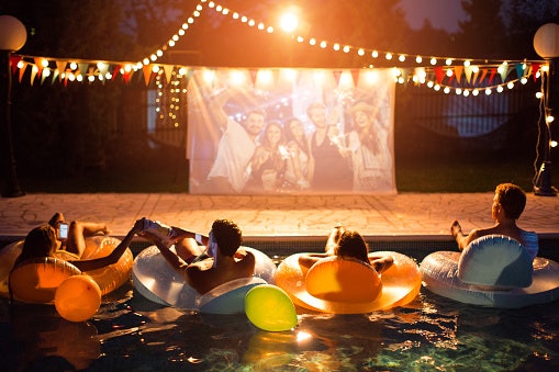 Opt for a 1000-Lumen Projector to Use in Bright Environments