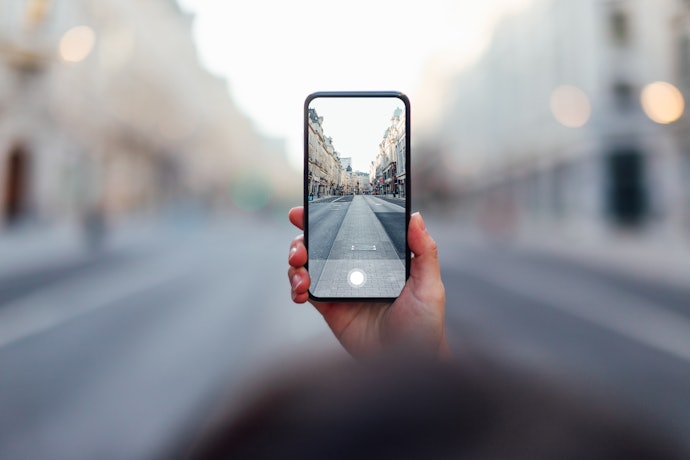 AMOLED or OLED Displays Offer Vibrant and Smooth Visuals