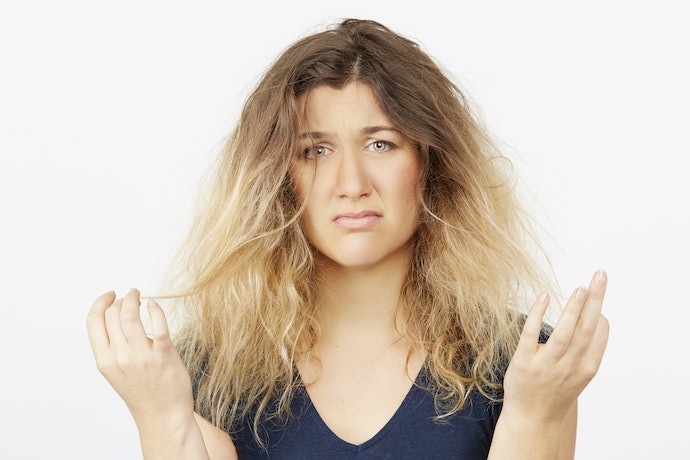Choose a Purple Shampoo With Moisturizing Ingredients to Combat Post-bleaching Dryness
