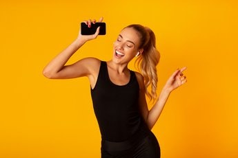 Opt for a Long Battery Life and a Pocket-Friendly Case