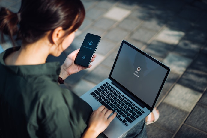 Check the Flash Drive’s Compatibility With Your Phone's Model and iOS Version
