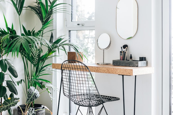 Consider the Material, Size, and Location of the Vanity Table