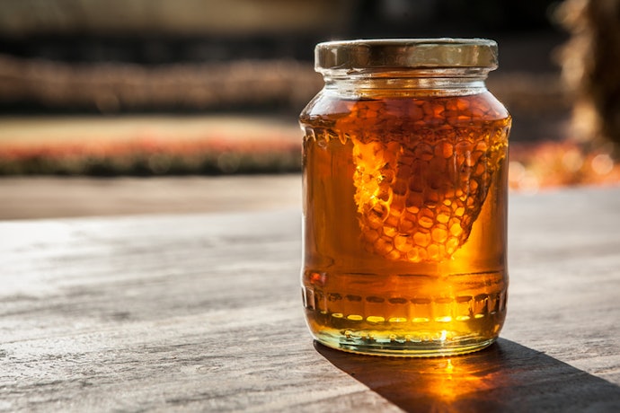 Prioritize 100% Pure and Unprocessed Honey for Maximum Health Benefits